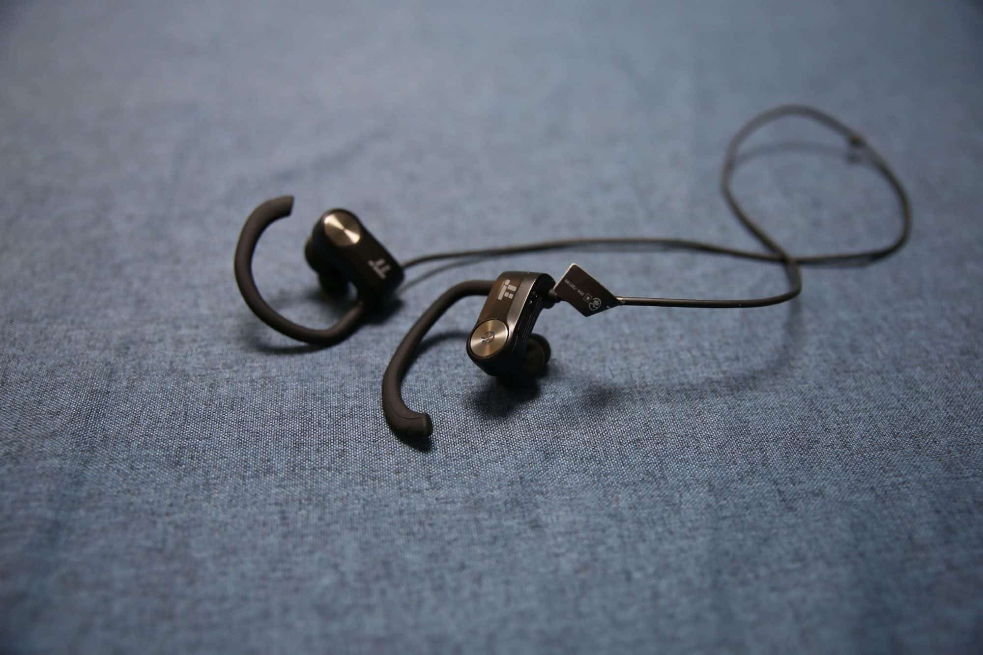 CP值完勝Beats Powerbeats3 Wireless的耳掛式藍芽運動耳機!?-TechTeller (科技說)