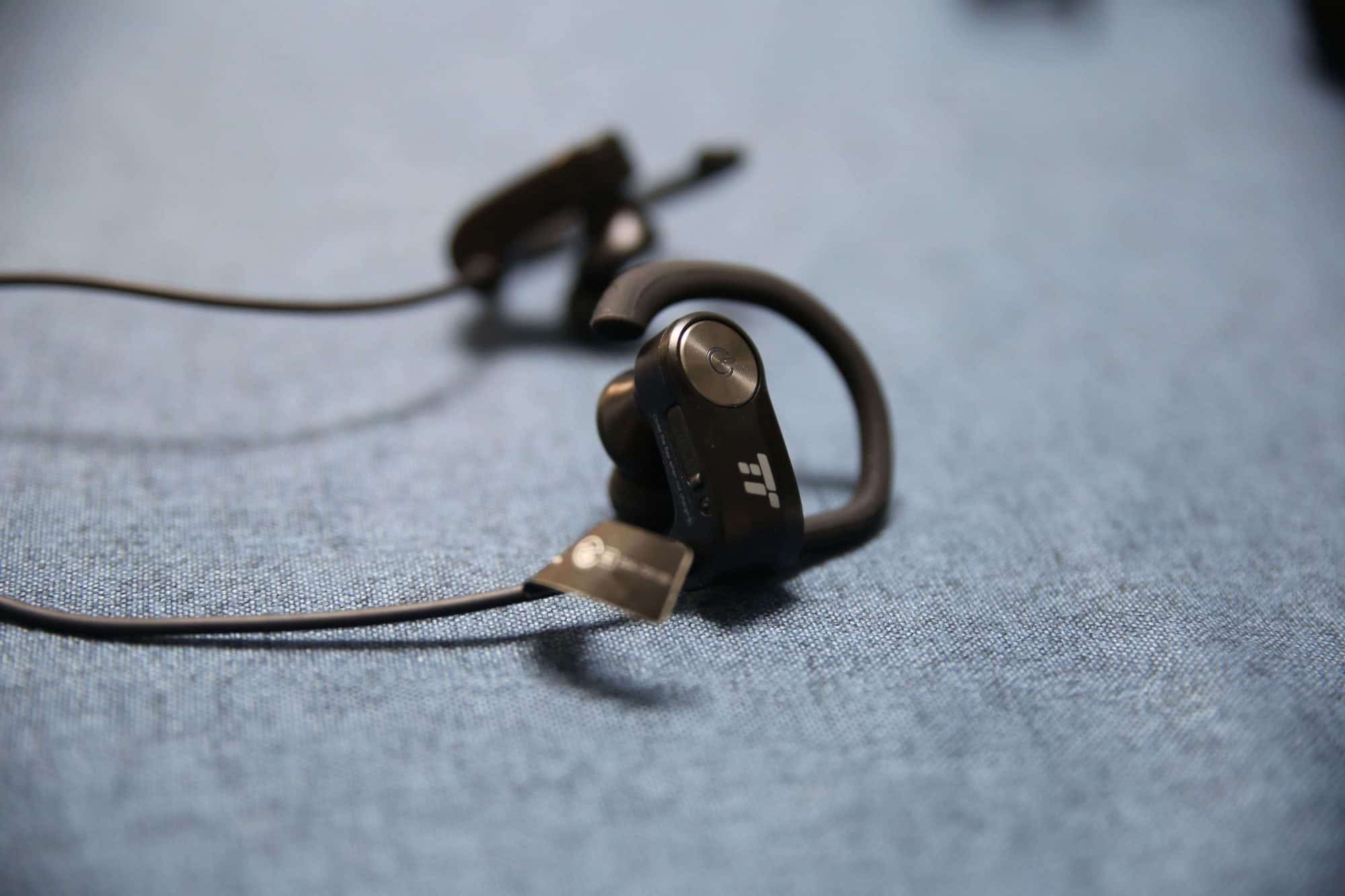 CP值完勝Beats Powerbeats3 Wireless的耳掛式藍芽運動耳機!?-TechTeller (科技說)