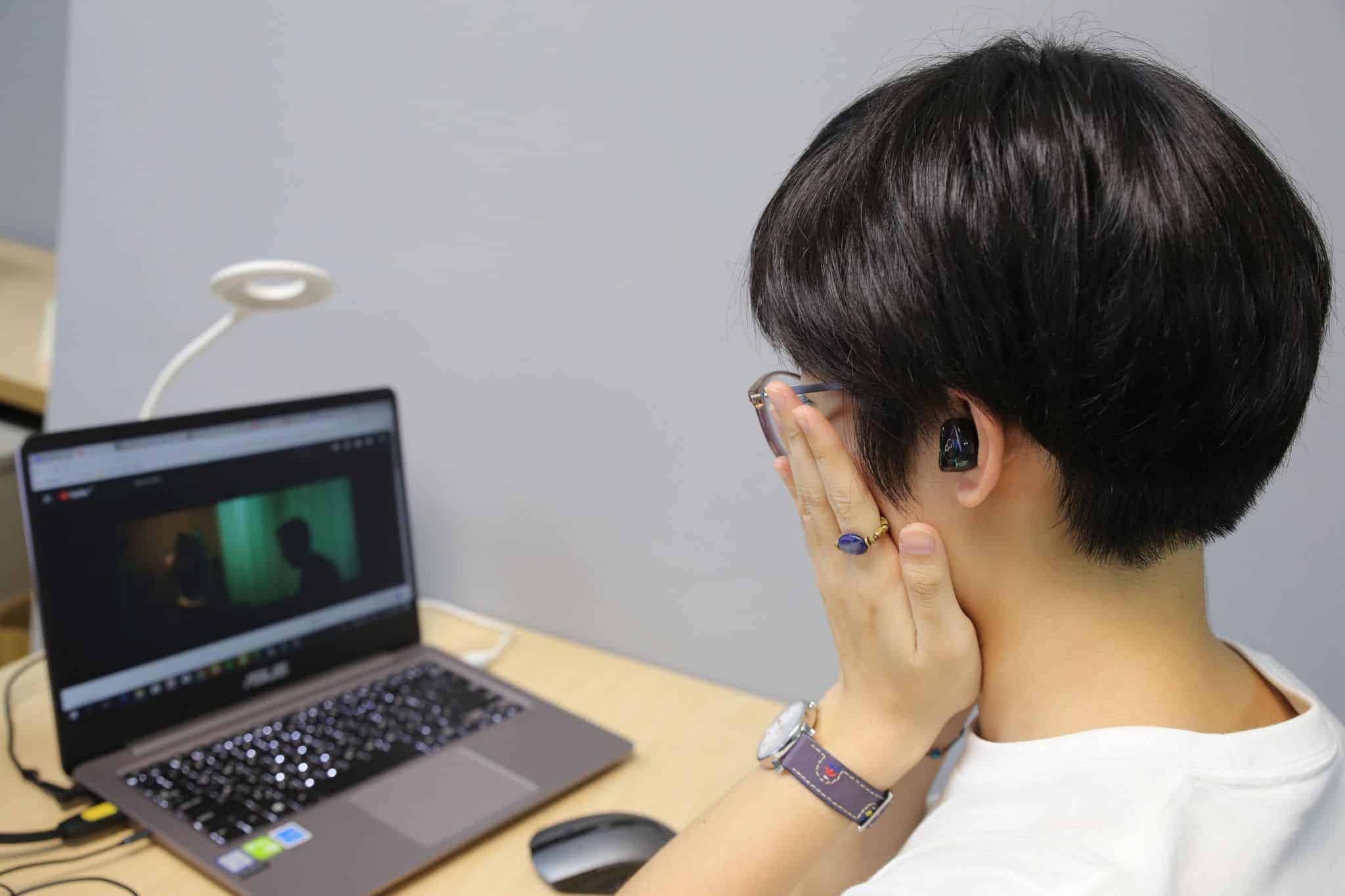 看到萊恩葛斯林很害羞