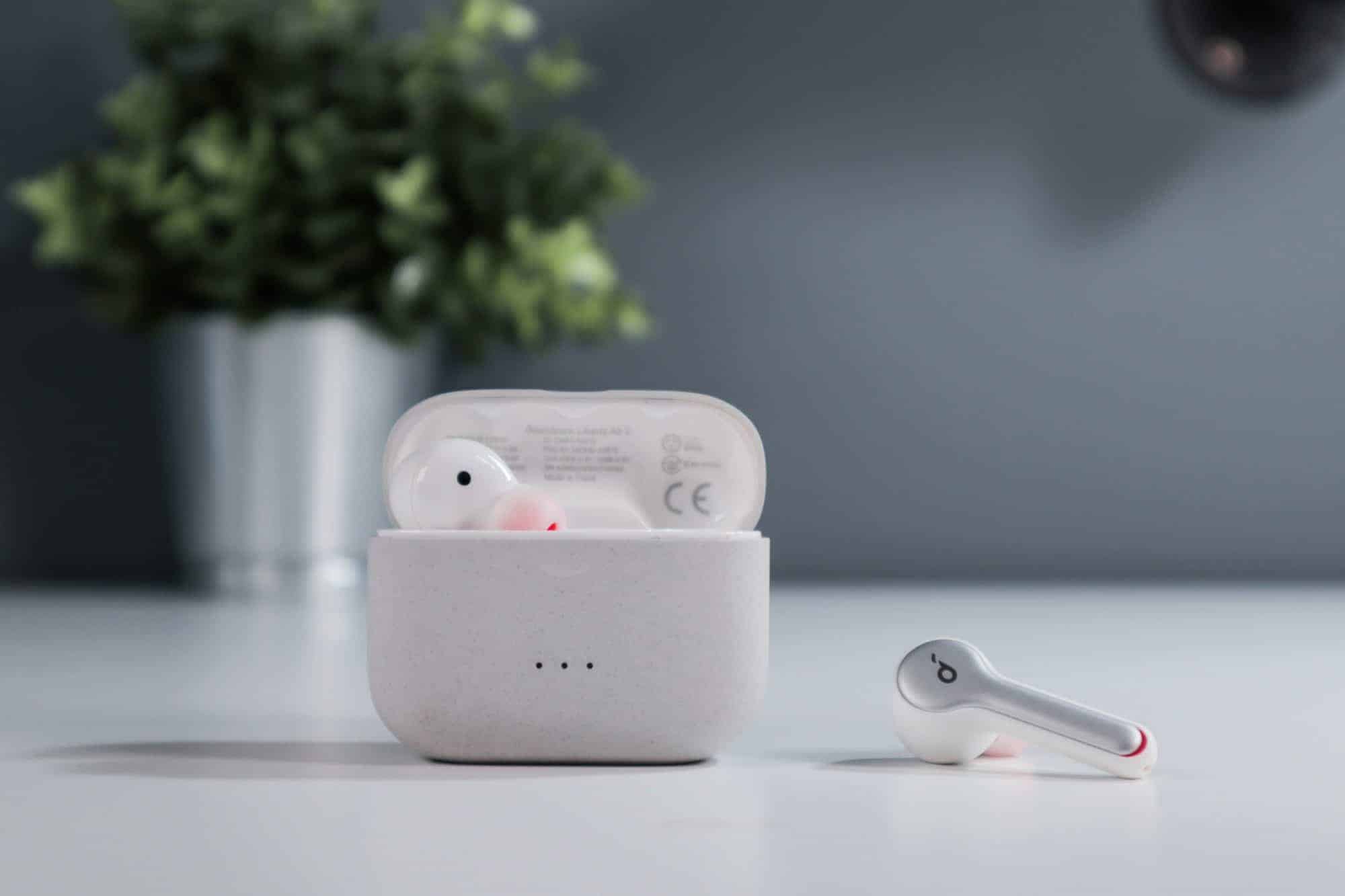通话能跟AirPods Pro比? Anker Soundcore Liberty Air 2 真无线蓝牙耳机推荐开箱-TechTeller (科技说)